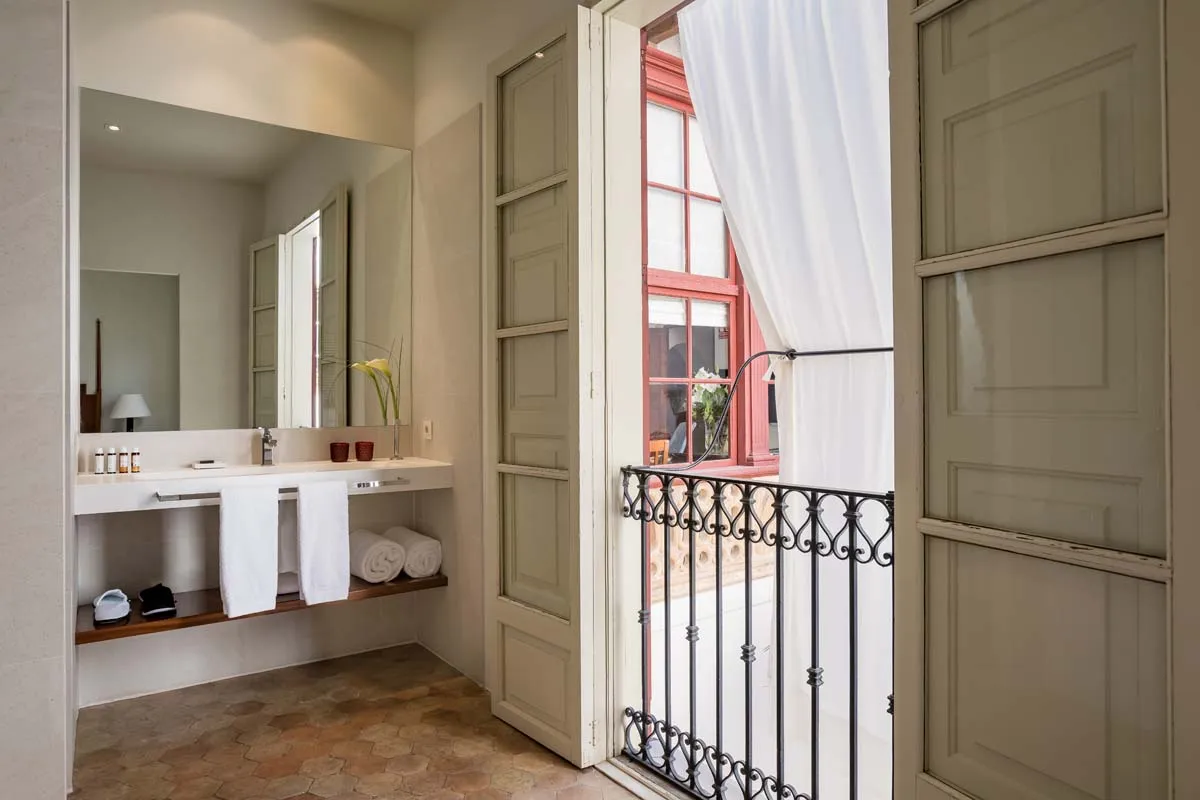Mallorca Hotels Palma Boutique Hotel Can Cera Fenster zum Hof