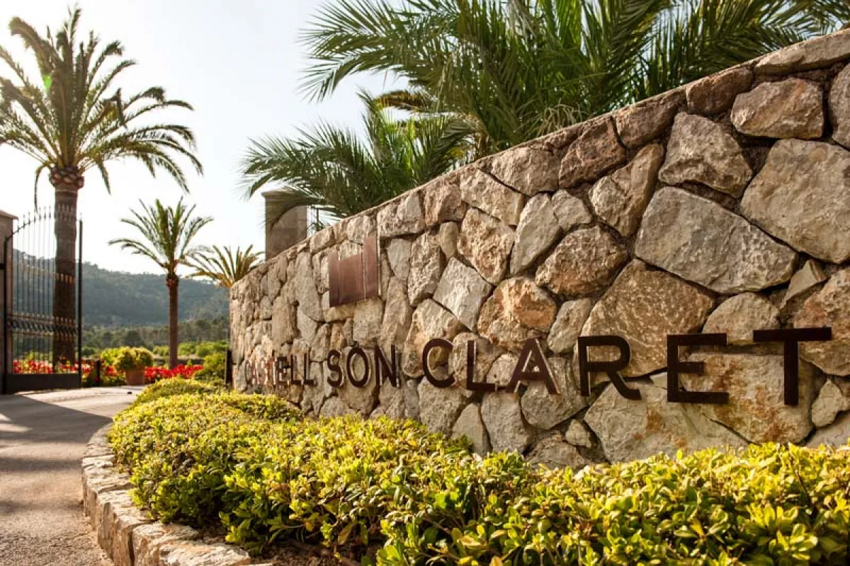 Mallorca Hotel Südwesten Luxushotels Castell Son Claret Einfahrt