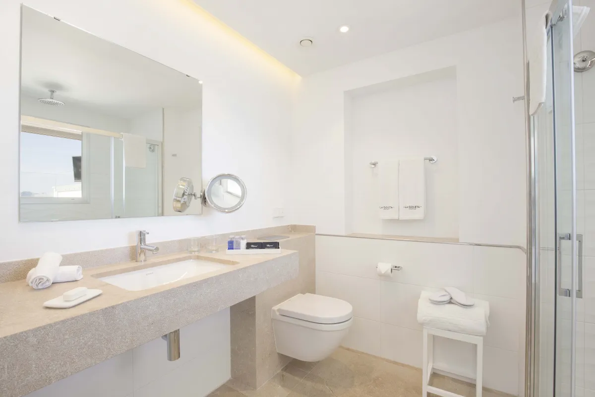 Mallorca Best Hotels Port de Pollenca La Goleta Hotel de Mar Junior Suite Bad