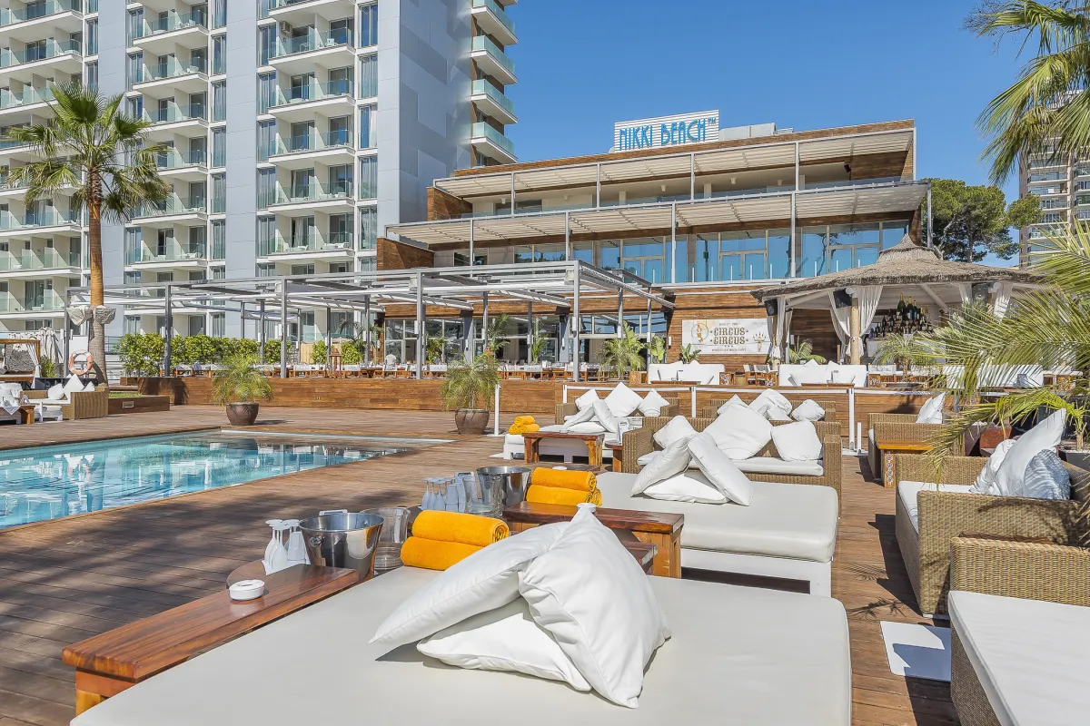 Mallorca-Beachclub-Magaluf-Nikki-Beach-37